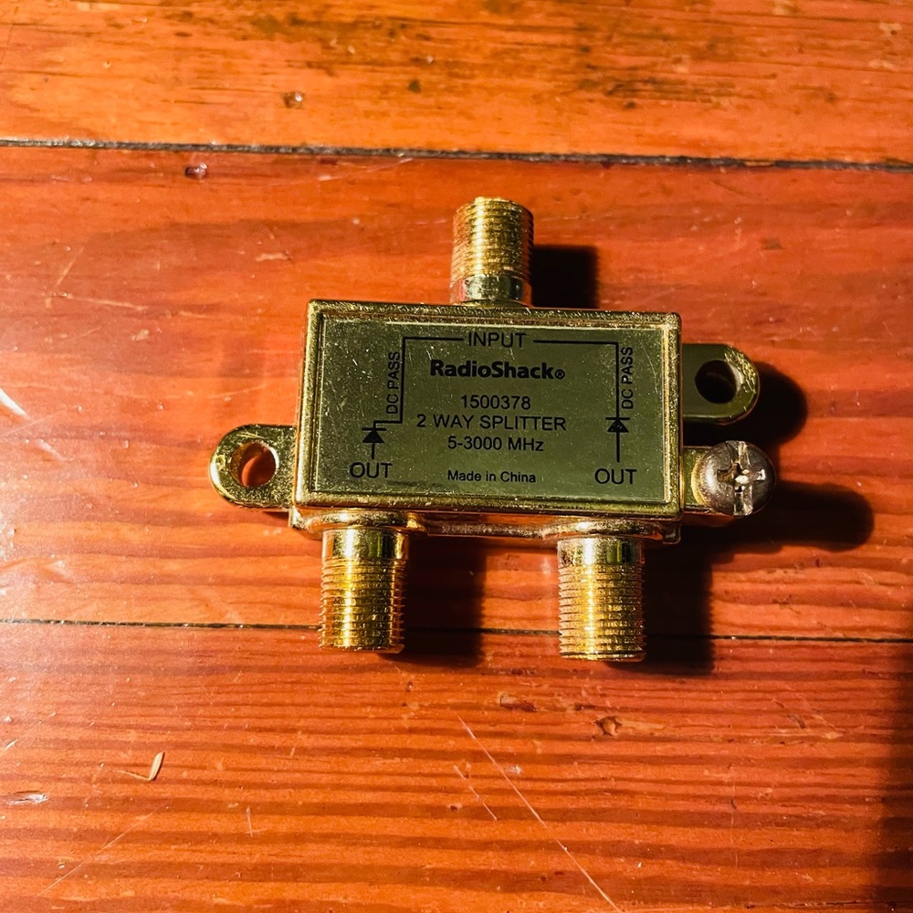 RADIO SHACK 2-WAY SPLITTER BI-DIRECTIONAL 5MHZ 3GHZ-1500378